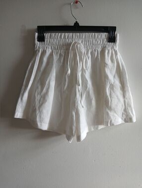 High-Waist White Elastic Drawstring Women’s Shorts